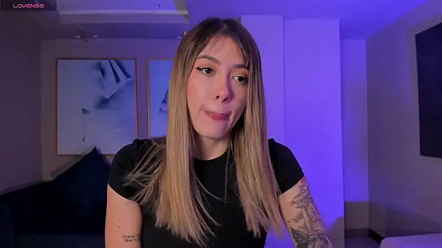 EveBensonX online show from March 2025 12:30:02 PM