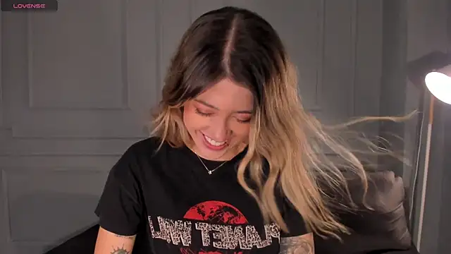 EveBensonX online show from April 2026 08:03:01 PM