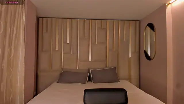 EveBensonX online show from April 2026 07:51:01 PM