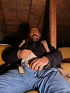 masculine bear daddy online show from December 2025 06:15:01 PM