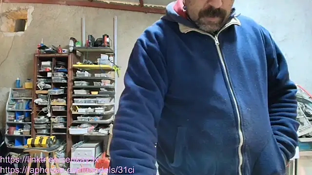 masculine bear daddy online show from December 2025 04:48:01 PM