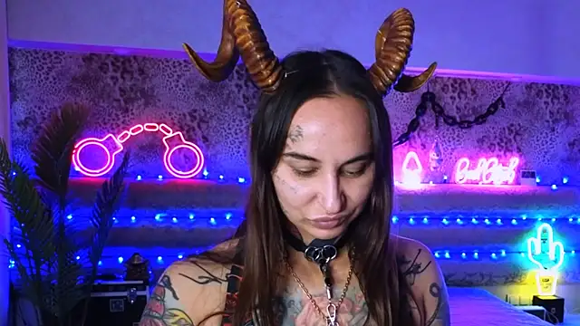 Cool Freak  online show from September 2025 10:20:01 AM