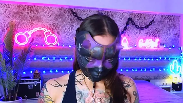 Cool Freak  online show from October 2025 10:34:02 AM