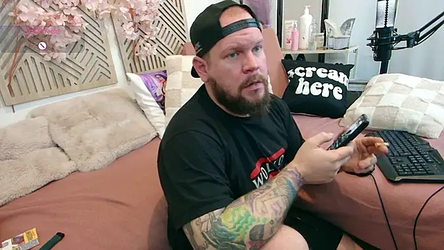 xBuzzRightHerex online show from January 2026 09:36:02 AM