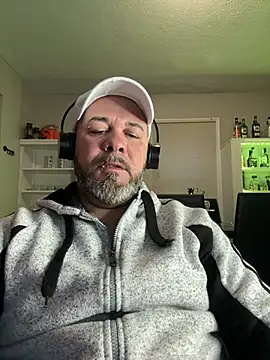 Cristian-Brayan online show from March 2025 12:11:01 PM