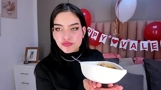 Alexa Thaylor  online show from February 2025 08:22:01 PM