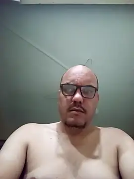 Snapshot of RobertoBuzios22 chatting on October 2025 10:10:01 PM RobertoBuzios22 online show from October 2025 10:10:01 PM