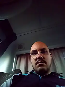 Snapshot of RobertoBuzios22 chatting on November 2025 09:03:02 PM RobertoBuzios22 online show from November 2025 09:03:02 PM