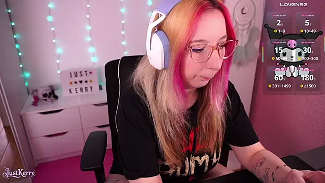 JustKerry online show from November 2025 09:31:01 AM