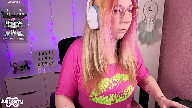 JustKerry online show from November 2025 11:32:01 AM