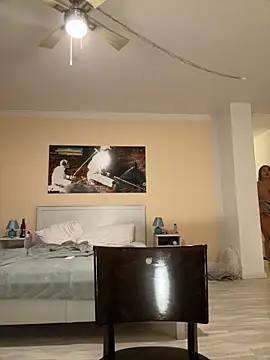 Naomisroom online show from January 2025 10:55:01 PM