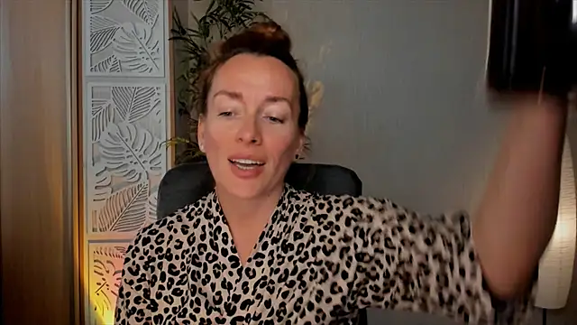 Snapshot of RebeccaMartinez chatting on June 2026 10:05:02 AM RebeccaMartinez online show from June 2026 10:05:02 AM
