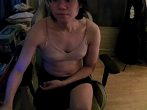 Snapshot of swimsuitloves chatting on March 2026 11:06:01 PM swimsuitloves online show from March 2026 11:06:01 PM