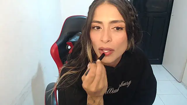 Liamiler01  online show from February 2026 01:56:02 AM