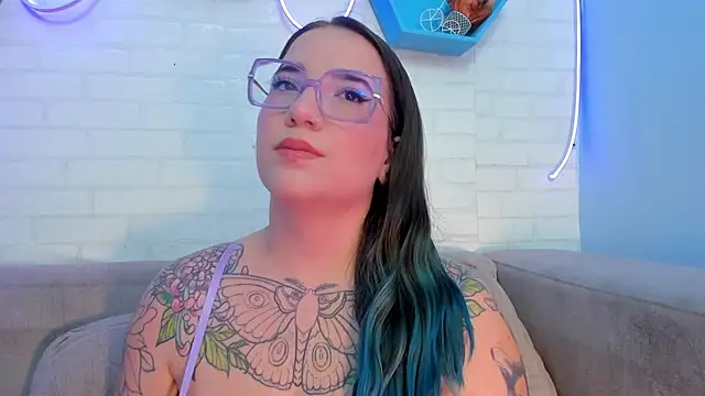 Snapshot of DEVA_BLUE_ chatting on January 2025 05:02:02 AM DEVA BLUE online show from January 2025 05:02:02 AM