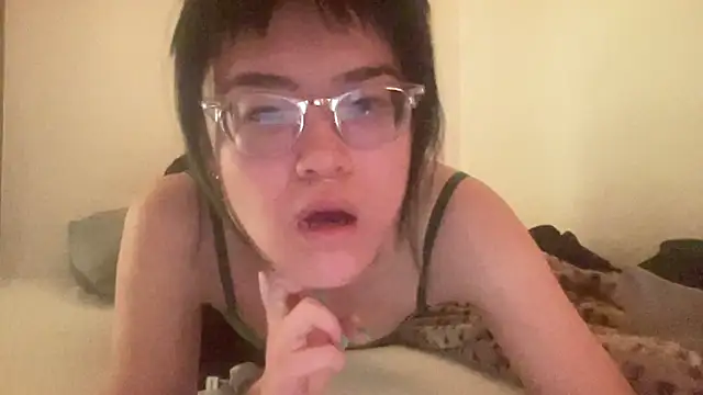 Snapshot of forbiddenfruitcake chatting on March 2025 07:43:02 AM forbiddenfruitcake online show from March 2025 07:43:02 AM