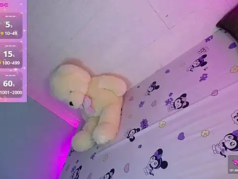 Snapshot of katie_white chatting on October 2025 12:57:02 PM katie white online show from October 2025 12:57:02 PM