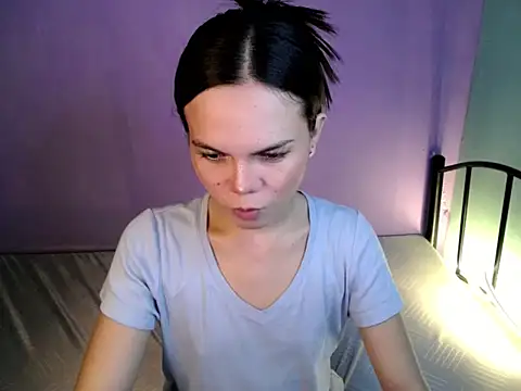 katie white online show from March 2026 12:21:02 PM