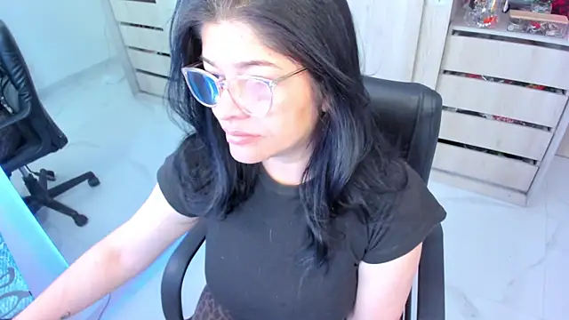 Snapshot of BellaFlaming chatting on June 2026 12:09:02 PM BellaFlaming online show from June 2026 12:09:02 PM