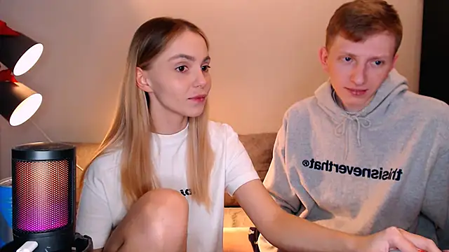 juliaanddima online show from November 2025 08:46:02 AM