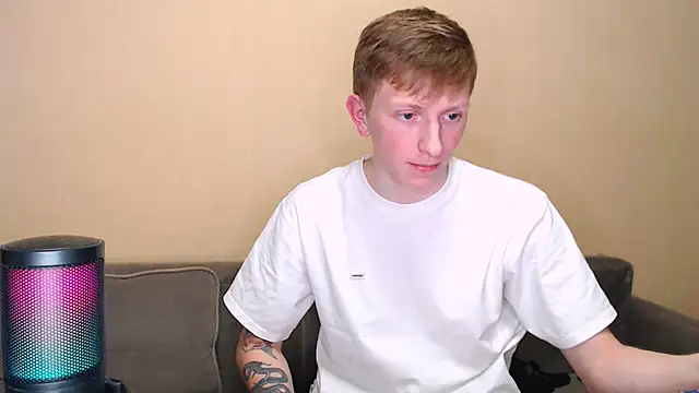 Snapshot of juliaanddima chatting on February 2026 10:35:01 PM juliaanddima online show from February 2026 10:35:01 PM