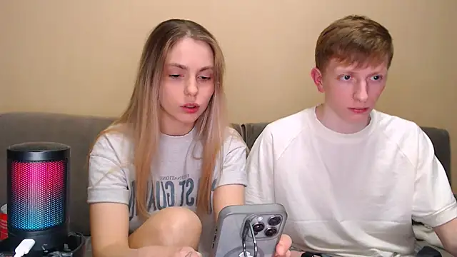 Snapshot of juliaanddima chatting on February 2026 10:17:02 PM juliaanddima online show from February 2026 10:17:02 PM