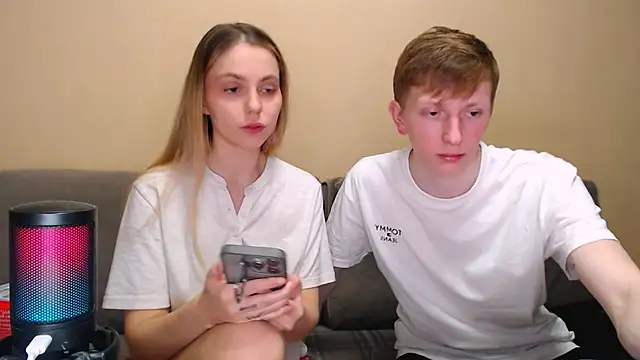 Snapshot of juliaanddima chatting on February 2026 10:39:01 PM juliaanddima online show from February 2026 10:39:01 PM