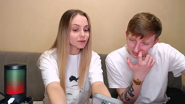 Snapshot of juliaanddima chatting on February 2026 10:55:01 PM juliaanddima online show from February 2026 10:55:01 PM