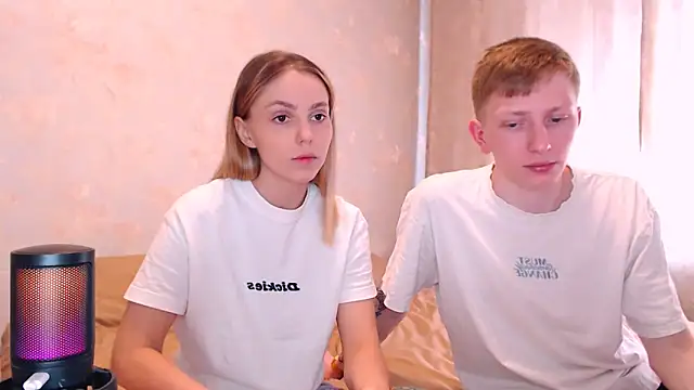 juliaanddima online show from March 2026 07:22:02 AM