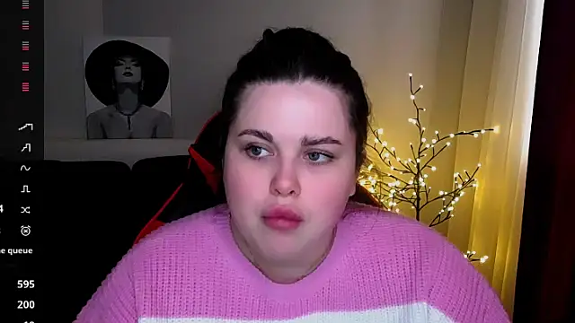 Emily Mo online show from February 2025 09:41:01 AM