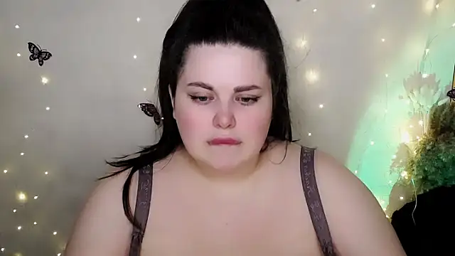 Emily Mo online show from February 2026 10:43:01 AM