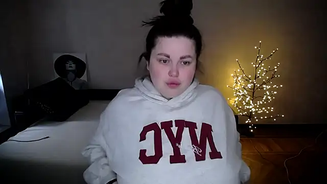 Emily Mo online show from April 2026 06:05:01 AM