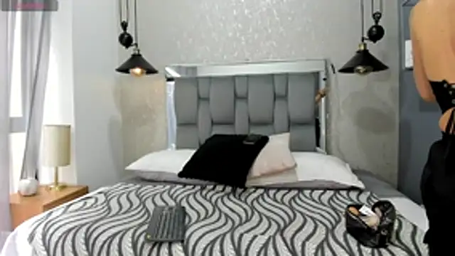 Snapshot of mia_thompsonn_ chatting on June 2026 02:10:02 PM mia thompsonn online show from June 2026 02:10:02 PM