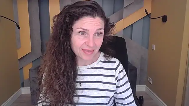 EllaLong online show from November 2025 12:29:02 PM