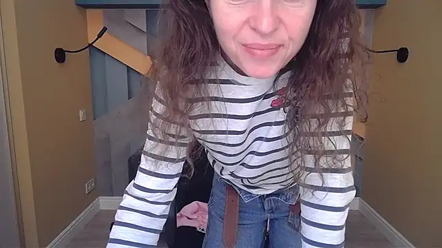 EllaLong online show from December 2025 12:32:02 PM