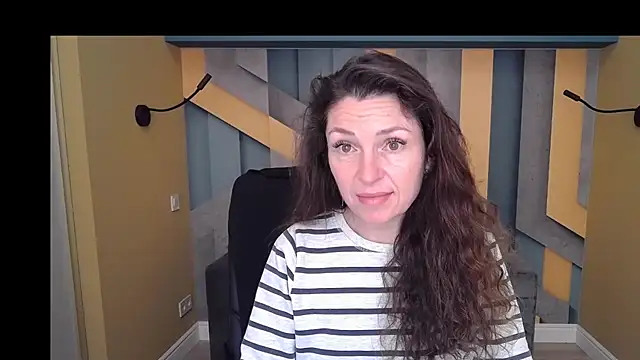 EllaLong online show from December 2025 12:36:02 PM