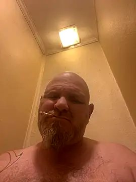 Snapshot of mrscum4u chatting on December 2024 02:09:02 AM mrscum4u online show from December 2024 02:09:02 AM