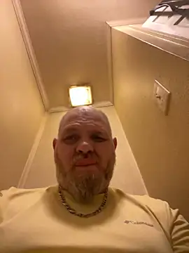 Snapshot of mrscum4u chatting on January 2025 04:28:01 AM mrscum4u online show from January 2025 04:28:01 AM