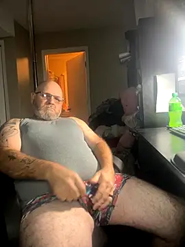 Snapshot of mrscum4u chatting on November 2025 03:03:01 PM mrscum4u online show from November 2025 03:03:01 PM