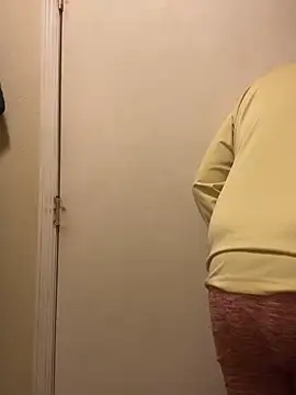 Snapshot of mrscum4u chatting on November 2025 02:21:01 AM mrscum4u online show from November 2025 02:21:01 AM