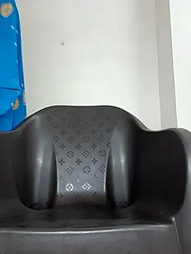  surbhi  online show from December 2025 04:10:02 AM