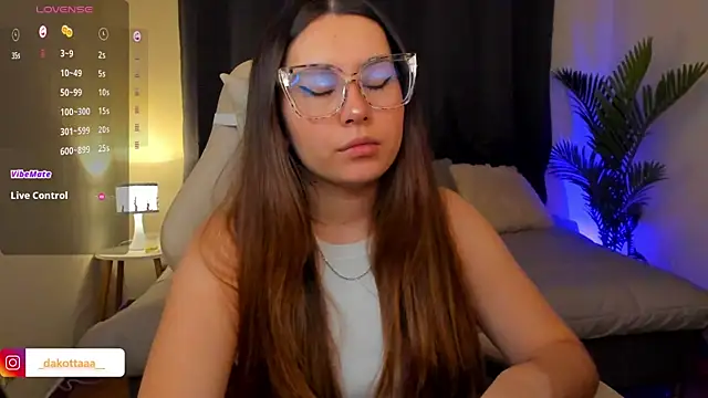 dakottaa  online show from December 2025 12:27:01 AM