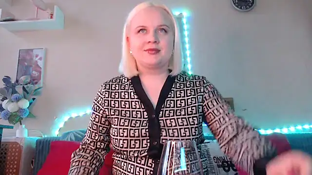 Karolina love  online show from January 2025 12:05:02 PM