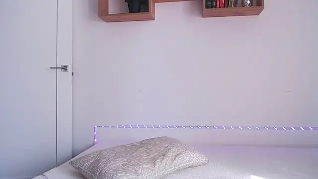 Karolina love  online show from March 2026 11:32:01 AM