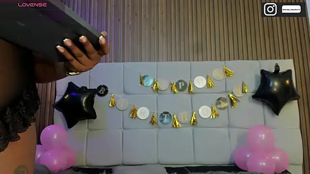 Saravy Blandon online show from December 2025 11:39:02 AM