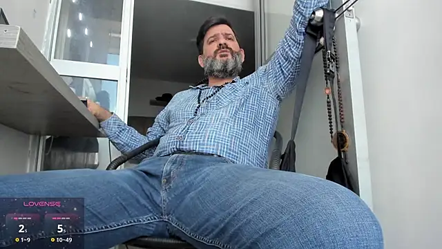 Maxi TheBigDaddy online show from April 2026 04:57:02 PM