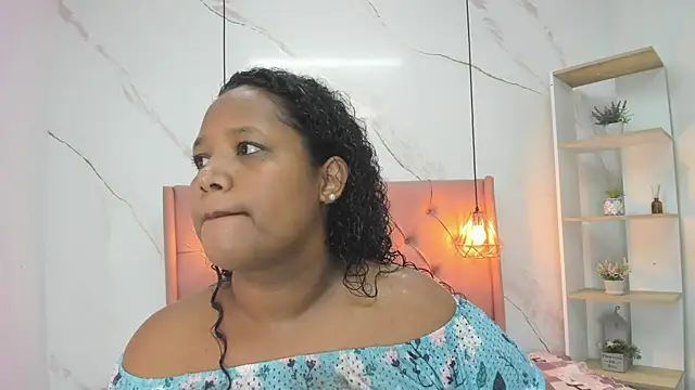 Belle Brunette online show from October 2025 09:34:01 PM