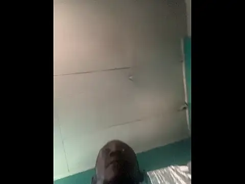 De maskedcouple online show from December 2025 01:05:02 PM