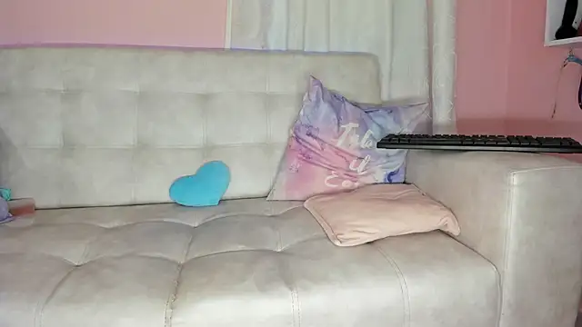 Snapshot of tinysara chatting on January 2025 09:22:01 PM tinysara online show from January 2025 09:22:01 PM