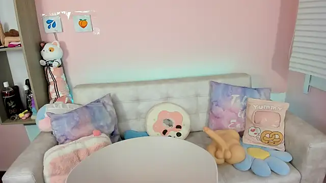 Snapshot of tinysara chatting on September 2025 04:20:01 PM tinysara online show from September 2025 04:20:01 PM